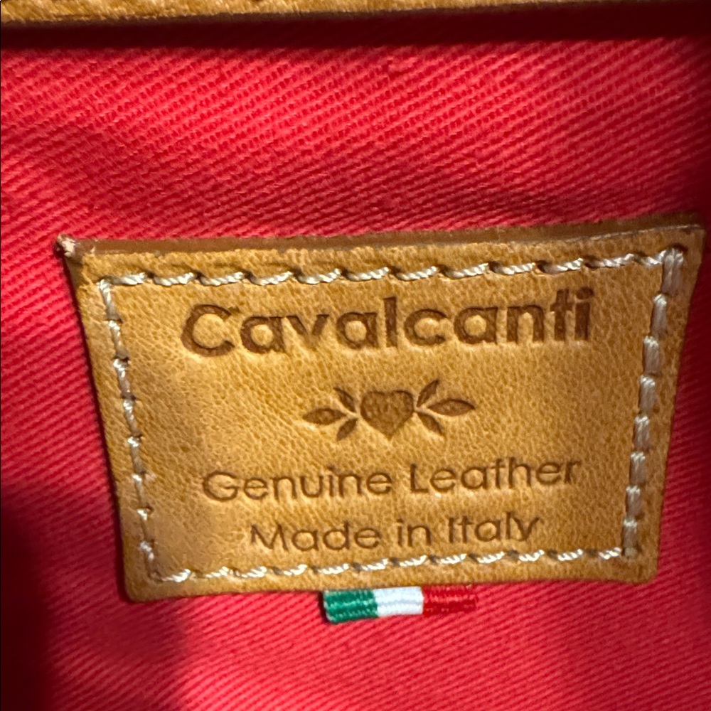 Italian designer Cavalcanti Camel Leather Tote with Structured Design - Picture 2 of 9